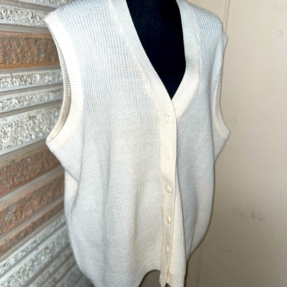 Cream sweater vest, button up